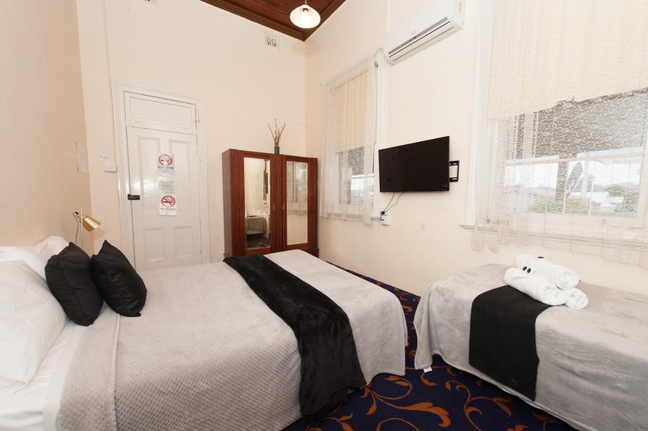 Riverina Hotel Голбрук Екстер'єр фото